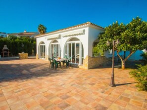 Outdoor dining - Villa Garlanda - PlusHolidays by Interhome (Benissa)