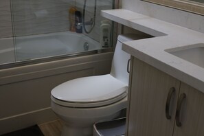 Hårtørrer, håndklæder, Sæbe, Shampoo