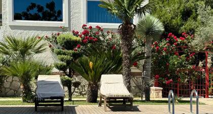 Nature Escape Villa with Jacuzzi, Sauna & Pool