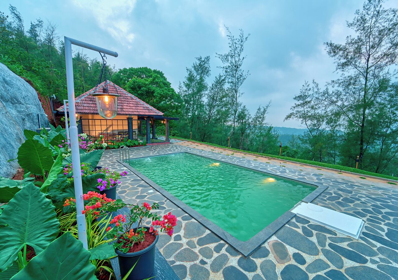 9 outdoor pools
