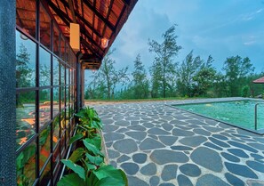 9 piscinas externas