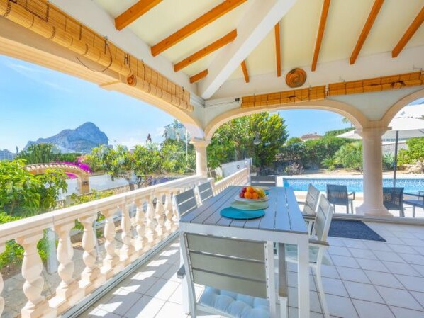 Outdoor dining - Villa Mona - PlusHolidays by Interhome (Calpe/Calp)