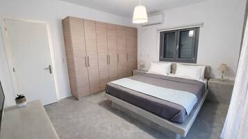 2 bedrooms, iron/ironing board, travel crib, WiFi