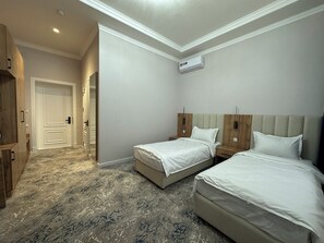 Twin Room, City View - Kampoeng Samarkand Hotel (Xartang)