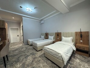 Triple Room, City View - Kampoeng Samarkand Hotel (Xartang)