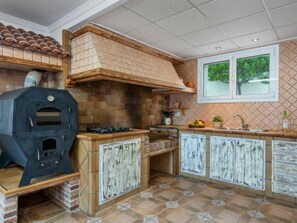 Private kitchen - Villa Fina - PlusHolidays by Interhome (Calpe/Calp)