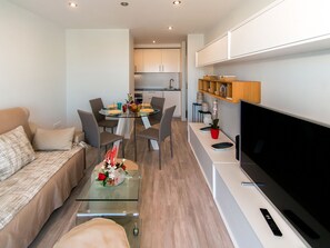 TV - WELCS APARTAMENTO 264 EMP con vistas al canal by Interhome (Empuriabrava)