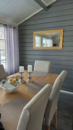 Dining. 3-bedroom house perfect for a relaxing stay in Målselv.