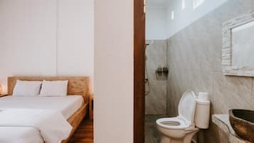 Habitación doble, vista al jardín | Baño