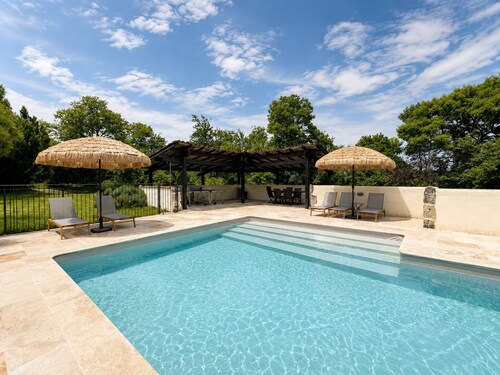 Maison de Guillegorce – Grande maison avec piscine privée en campagne