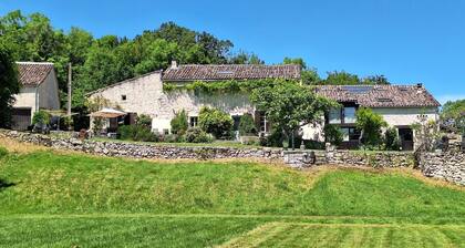 Maison de Guillegorce - Large house with private pool in the countryside