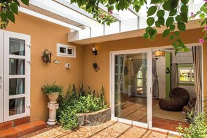 Deluxe Room, Garden View | Exterior detail