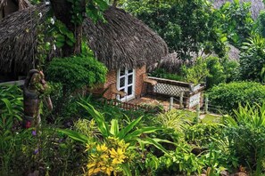 Bungalow, Courtyard View | Property grounds