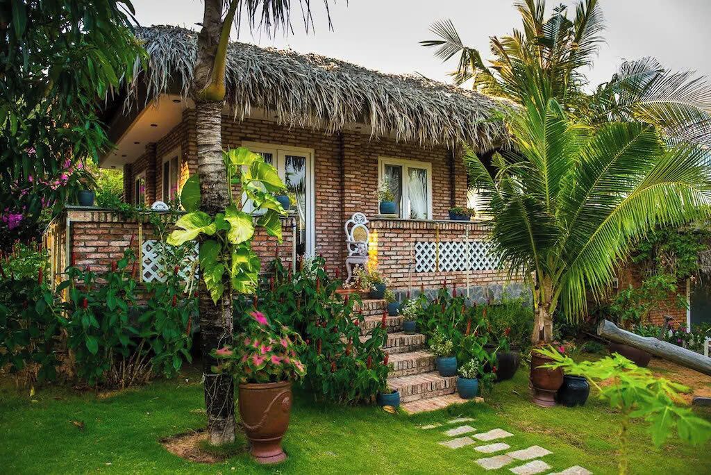 Bungalow, Courtyard View | Exterior