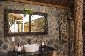 Standard Bungalow, Courtyard View | Bathroom | Shower, hair dryer, towels, soap