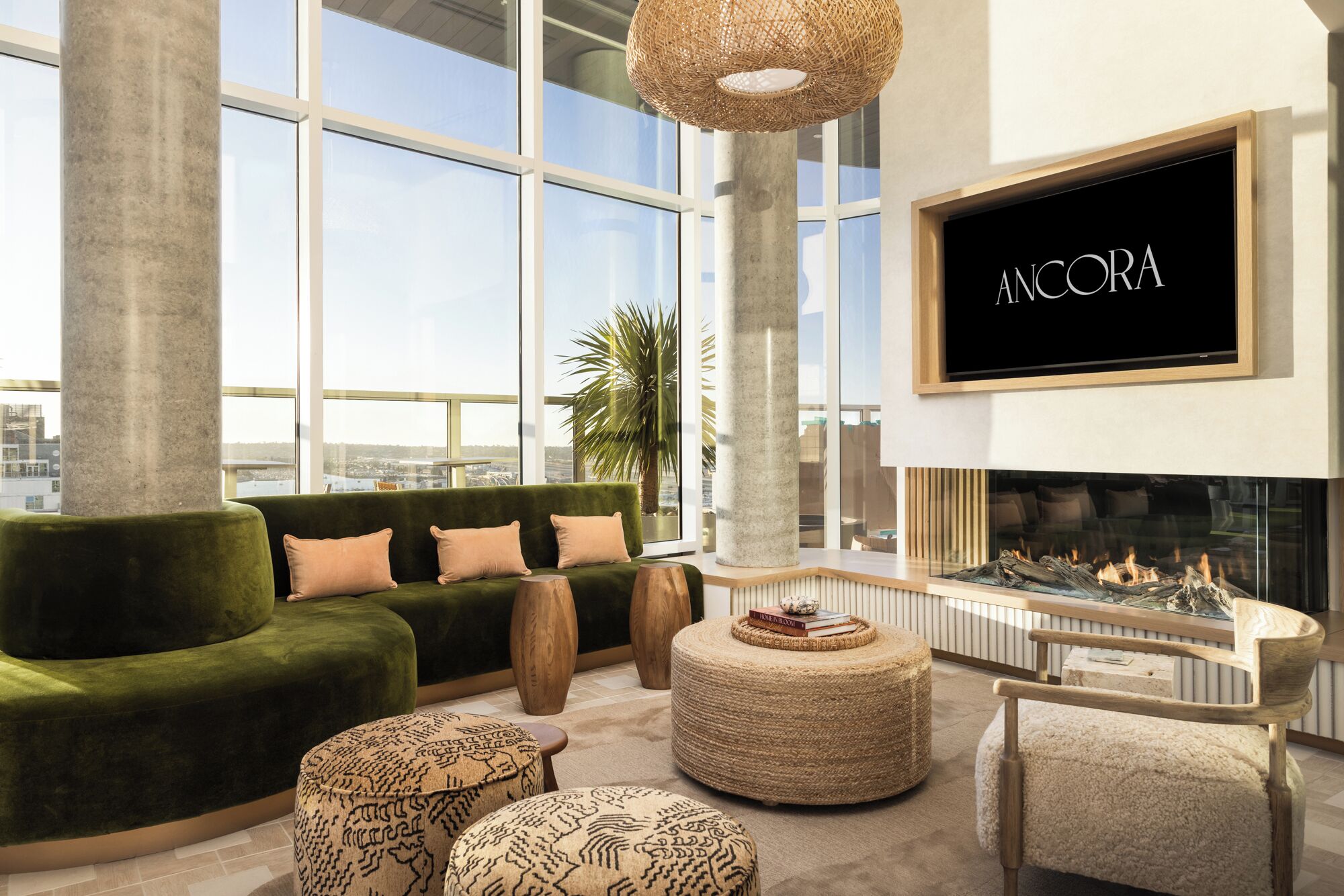 Rooftop Pool + Gym + Hot Tub | Near Dining Scene + Harbor | Ancora By Avantstay - サンディエゴ