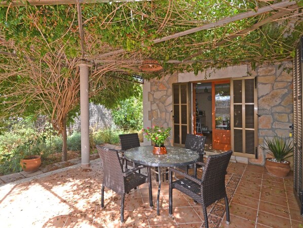 Outdoor dining - Gamundi by Interhome (Can Picafort)
