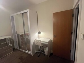 Interior - En Suite Room, Finchley, London (London)