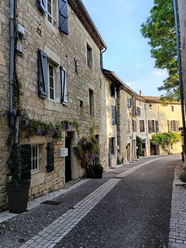 Charmante maison du 13ème dans un village médiéval au cœur du triangle d'or