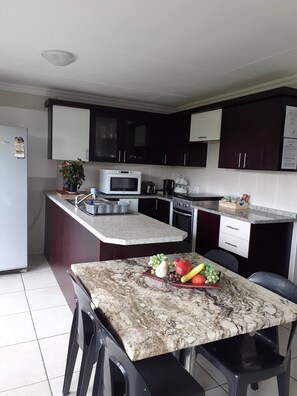 Ferienhaus, 2 Schlafzimmer, Balkon | Innenbereich