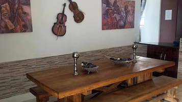Rumah, 2 kamar tidur, balkon | Tempat makan