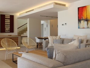 Fernseher, Kamin