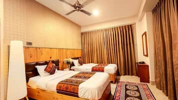 Twin Room | Desk, laptop workspace, free WiFi