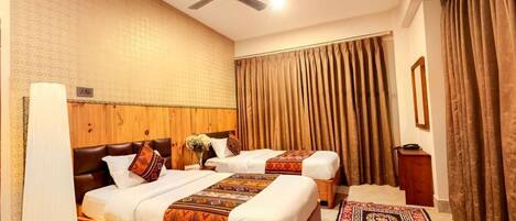 Twin Room | Desk, laptop workspace, free WiFi