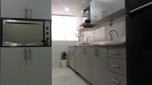 Private kitchen - Elegant Modern Haven Near Eafit Metro Station (Medellín)
