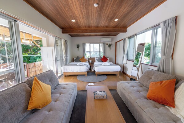 Casa básica, vista al jardín | Tabla de planchar con plancha y wifi gratis 