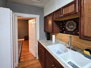 Interior - Affordable EaDo stay near FIFA events stadiums downtown nightlife dining and convention center (Houston)