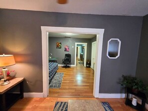 Interior - Affordable EaDo stay near FIFA events stadiums downtown nightlife dining and convention center (Houston)