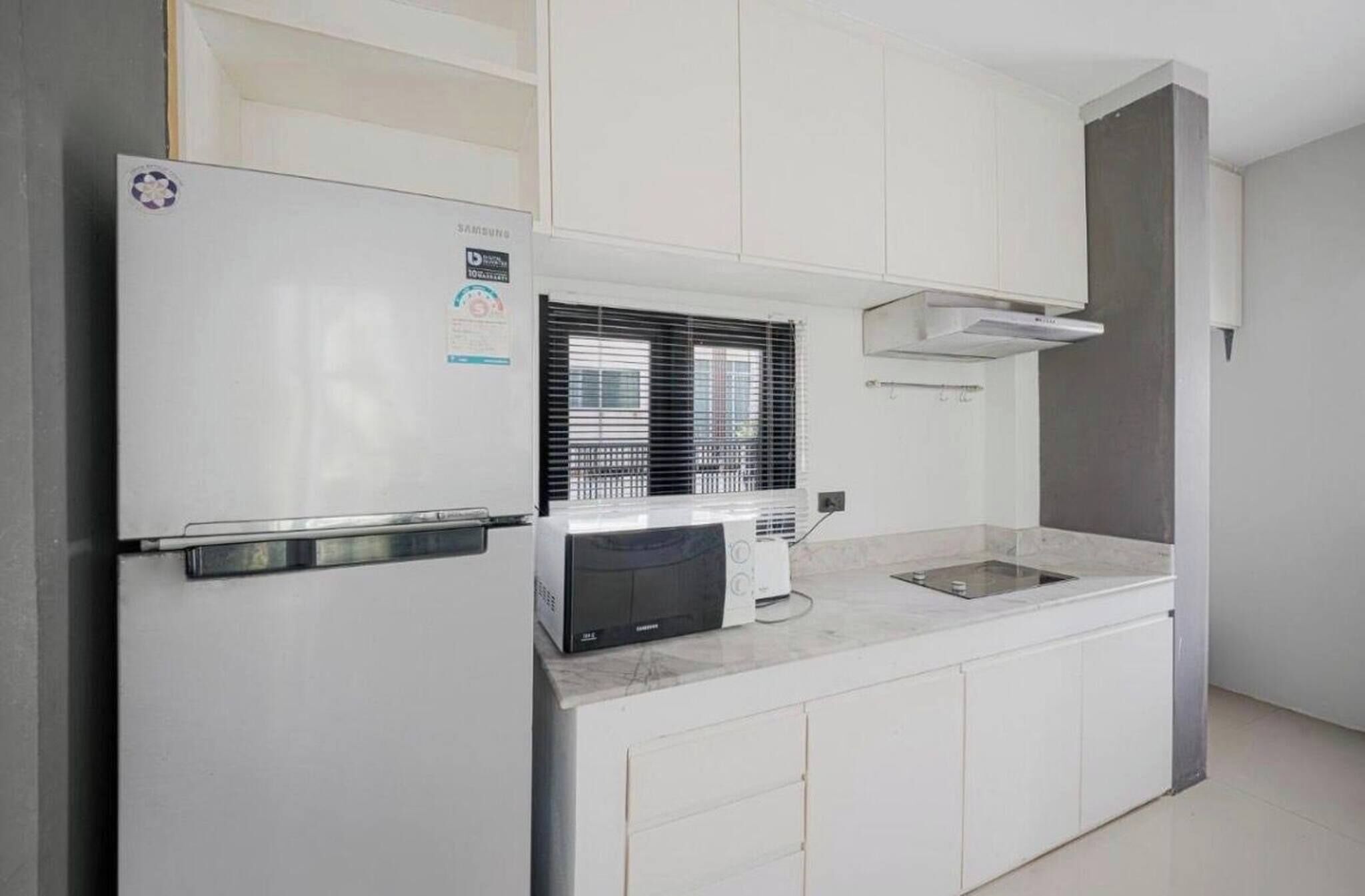 Fridge, microwave, stovetop, toaster