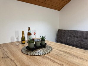 Dining - Vacation apartment BergZeit for max. 4 adults (Chieming)