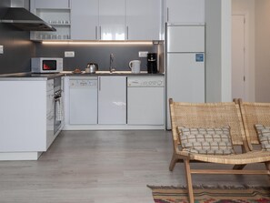 Fridge, microwave, oven, dishwasher - Apartamento en Puerta del Sol centro ciudad (Madrid)