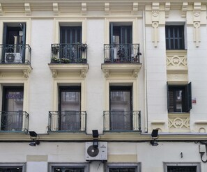 Exterior detail - Suite Estudio en Bravo Murillo (Madrid)