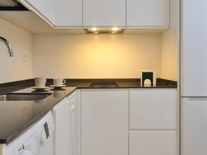 Private kitchen - Apartment Bravo Murillo near Bernabeu (Madrid)