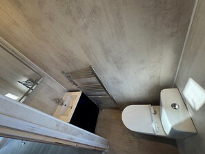 Shared Dormitory, 1 Bedroom | Bathroom - Room-harecroft Lodge - Single and Double (King's Lynn)