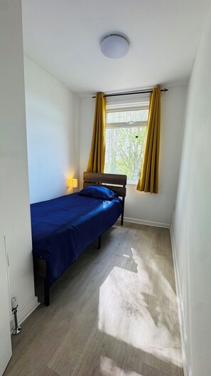 Shared Dormitory, 1 Bedroom | 1 bedroom - Room-harecroft Lodge - Single and Double (King's Lynn)