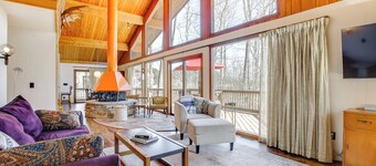 Woodsy Hideaway: Game Room, Theater Room, Fire Pit