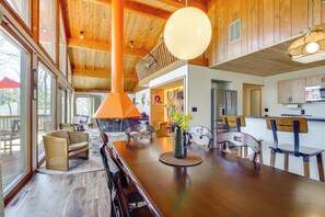 Dining - Woodsy Hideaway: Game Room, Theater Room, Fire Pit (Plymouth)