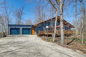 Exterior - Woodsy Hideaway: Game Room, Theater Room, Fire Pit (Plymouth)