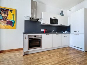 Fridge, microwave, oven, dishwasher - 1 bedroom, fantastic view on the port. 269 by Interhome (Cannes)