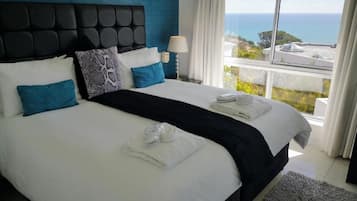 In-room safe, soundproofing, iron/ironing board, free WiFi