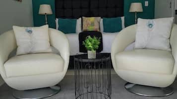 Superior suite, balkon, uitzicht op zwembad | Interieur