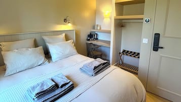 Comfort Double Room, Garden View | Desk, laptop workspace, free WiFi