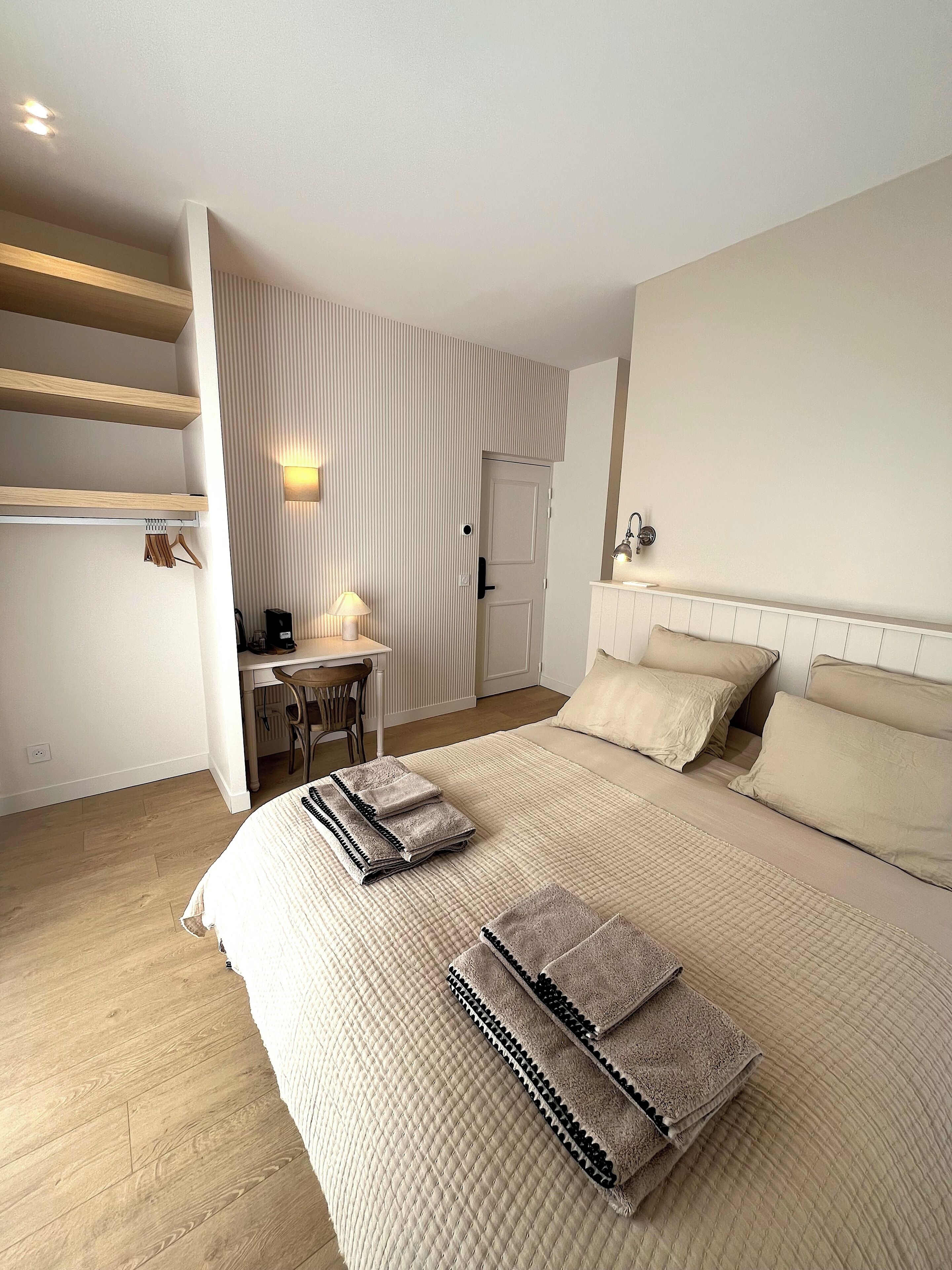 Deluxe Double or Twin Room, 1 Queen Bed, Private Bathroom