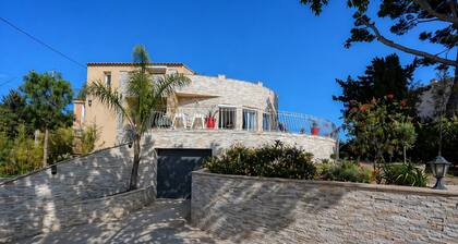 Villa Panorama Bandol - Port & Beach on foot