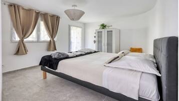 4 chambres, fer et planche Ă repasser, Wi-Fi, draps fournis