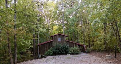 Cozy 3-bedroom cabin with private dock